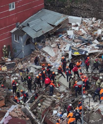 Fatih'te arama kurtarma çalışmaları! Bakan Çiftçi açıkladı