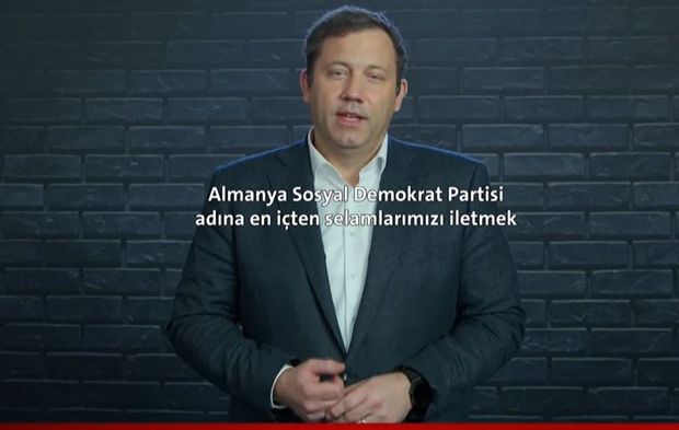 CHP Kurultayına Alman Şansöyle Yardımcısı damga vurdu