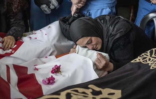 Lübnan'da şehid edilen sağlık görevlileri için cenaze töreni düzenlendi