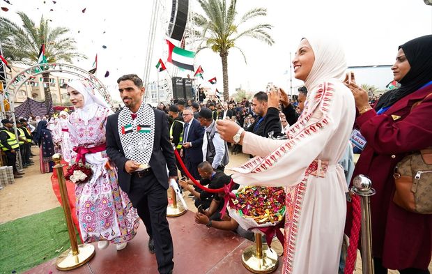Gazze'de 150 çift toplu düğünle dünya evine girdi