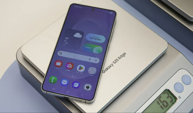 Samsung En İnce Telefonunu Tanıttı! İşte Fiyatı