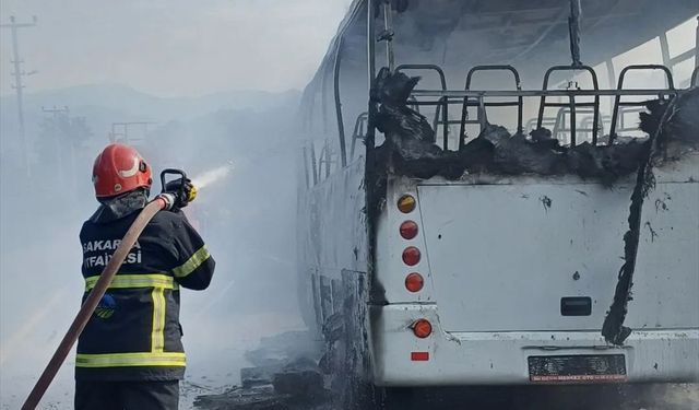 İşçi servisi alev alev yandı!