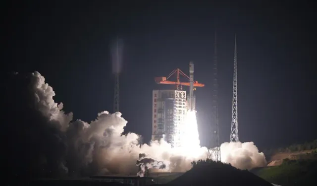 Çin, 12’nci grup uydularını uzaya gönderdi