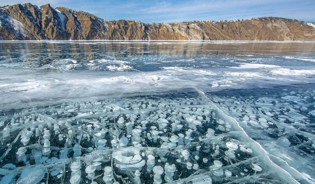 Kendi Yavrusunu Yiyorlar: Koca Sırlar Saklıyor Bu Gölün Derinliğinde Ne Var?