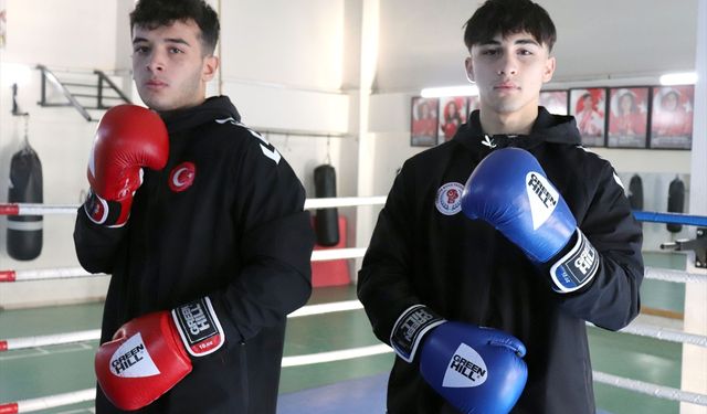 Lise öğrencileri Avrupa şampiyonluğu için yumruk sallıyor