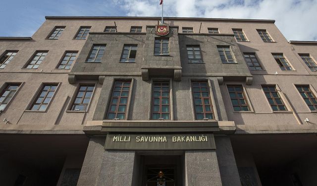 Karadeniz'de gemilere peş peşe saldırı: MSB'den açıklama geldi!