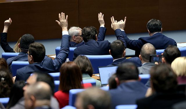 Bulgaristan'da Jelyazkov hükümeti istifa etti