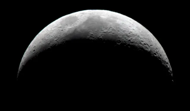 Ay'a nükleer santral kuruluyor