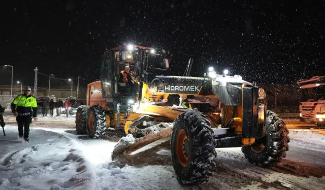 Kar ve tipi nedeniyle bazı yollar ulaşıma kapandı