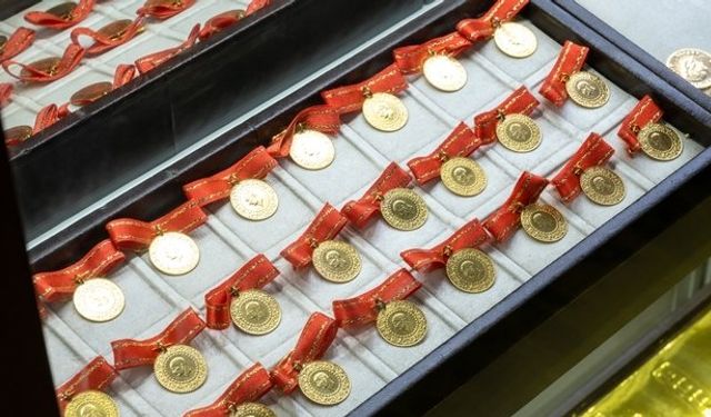 Altın düşüşe geçti