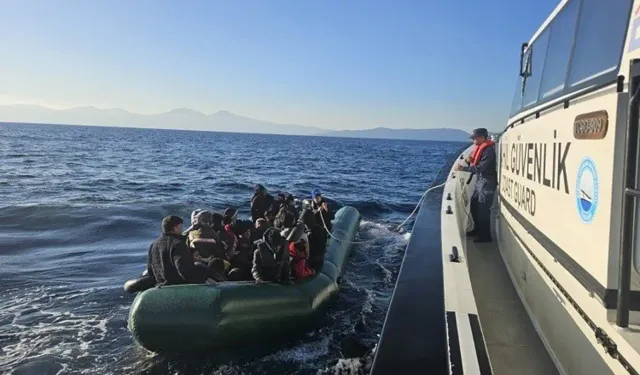 İzmir açıklarında düzensiz göçmen hareketliliği!