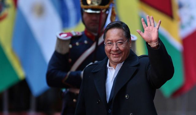 Eski  Devlet Başkanı tutuklandı