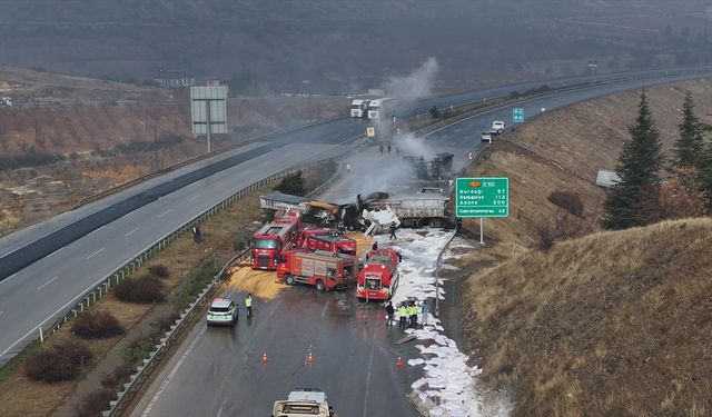 Zincirleme tır kazası! Tırlar alev aldı
