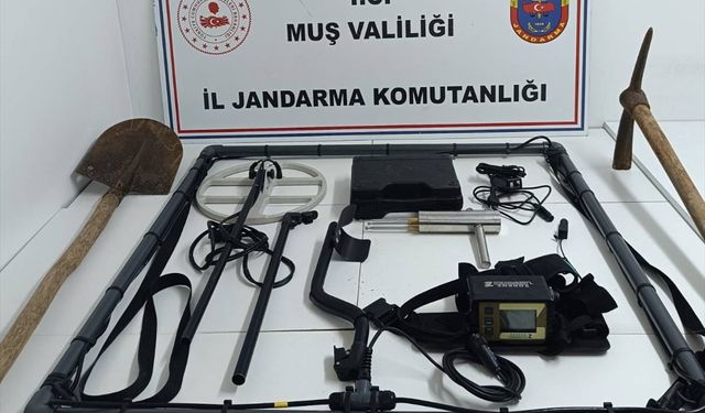 Kaçak kazı yapan 4 şüpheli suçüstü yakalandı