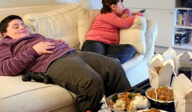 Uzun ekran süresi obezite riskini arttırıyor