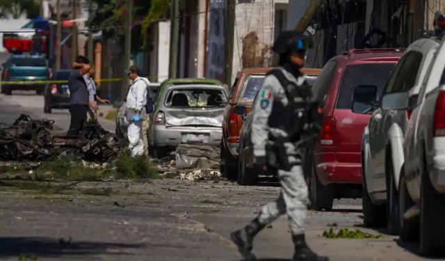 Polis karakoluna saldırı: 5 ölü, 4 yaralı var