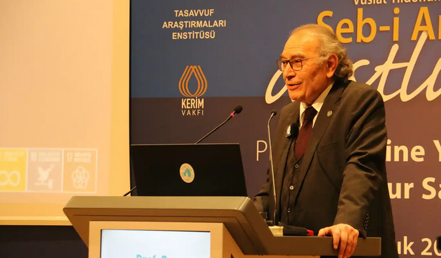 Tarhan: Mevlâna, değişimle mücadele etmek yerine değişimi yönetmeyi tavsiye eder