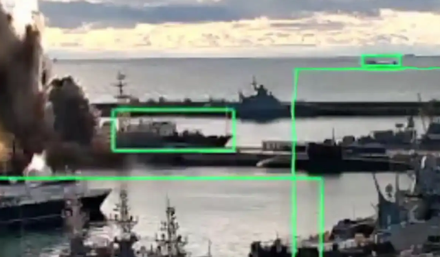 Ukrayna'dan bir ilk! Su altı dronlarıyla vurdular