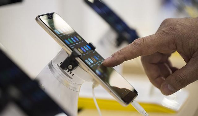 Üniversitelilere vergisiz telefon ve bilgisayar mı geliyor?