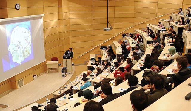 Yoklamada imza dönemi bitiyor, konumlu QR kodu dönemi başlıyor