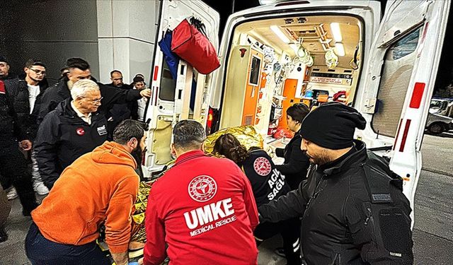 Dağ'da mahsur kalan 2 üniversite öğrencisi kurtarıldı!