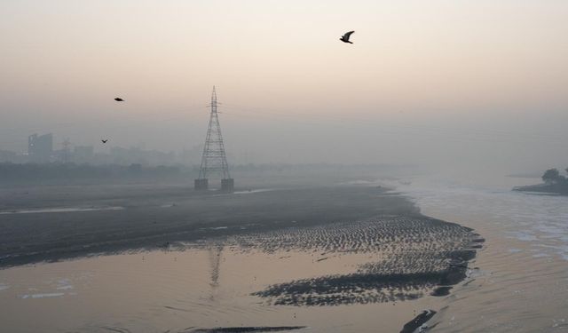 Hava kirliliği sise neden oldu, uçuşlar iptal oldu