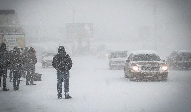 Kış hatırlattı kendini.. 7 ilde lapa lapa kar yağıyor! O şehirler hangileri..