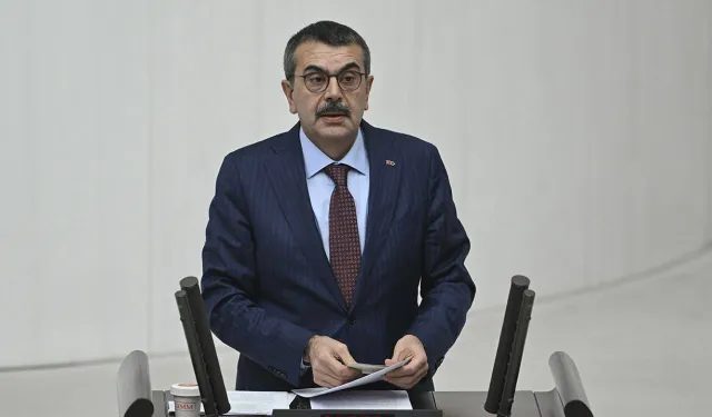 Bakan Tekin: Madem mülakata karşısınız, belediyeye niye mülakatla personel alıyorsunuz