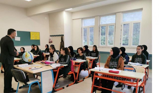 Öğretmen istihdamında yeni dönem: 10 soruda Milli Eğitim Akademisi