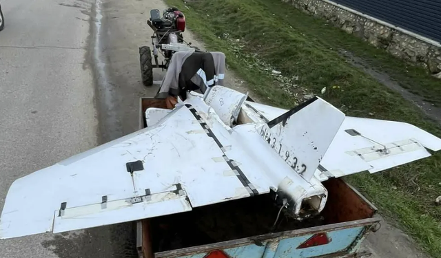 Yolda bulduğu İHA'yı oyuncak sanıp evine götürdü