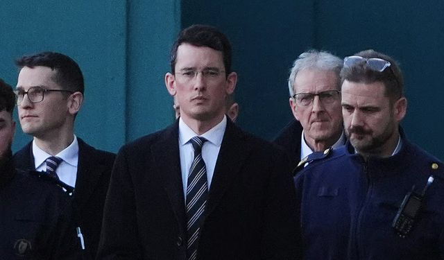 Okulda cinsiyet değişimi söylemlerine karşı çıkan öğretmen tutuklandı