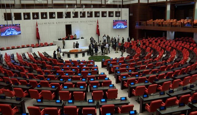 CHP'li belediyelere soruşturma: Mahkemeler canlı yayınlanacak mı?