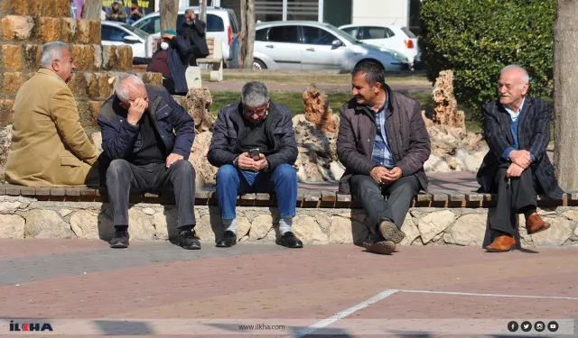 Meclise emekli maaşı çağrısı: Açlık sınırının üzerine çıkarın