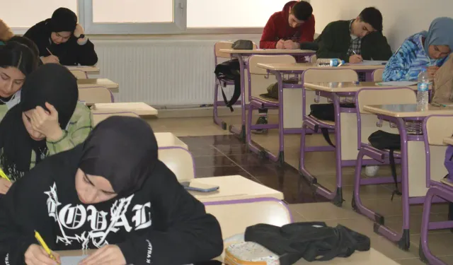 Yapay zekâ öğrenciyi geliştiriyor mu, tembelleştiriyor mu?