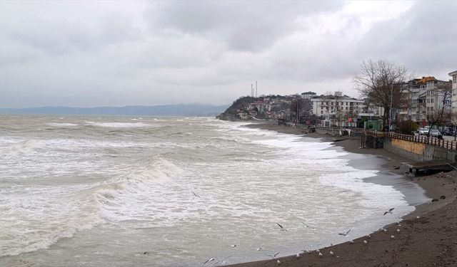 Kuvvetli rüzgar dalga boyunu yükseltti