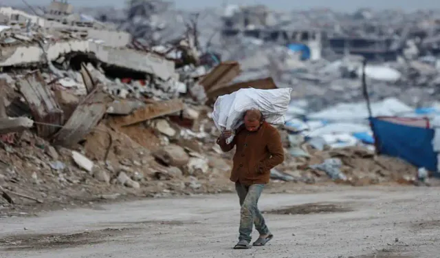 İşgalciler Gazze'de ikinci aşama sürecine engel oluyor
