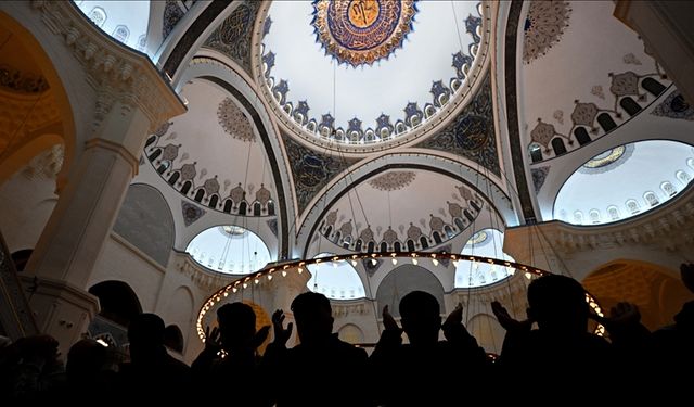 Ramazan ayının müjdecisi: Berat Kandili