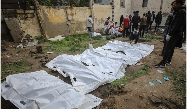 Gazze’de 50 şehidin naaşı mezarlıklardan çıkarıldı!