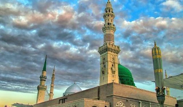 Ezan okunurken namaz kılınır mı?