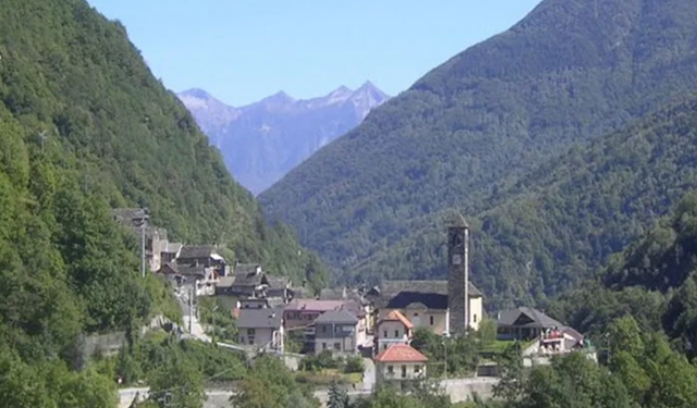 Güneşsiz geçen 84 günün ardından köy, ışığı satın aldı