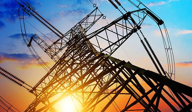 Adana 9 Ocak'ta karanlığa gömülecek! Adananın ilçelerinde onlarca mahallede elektrik kesintisi olacak..