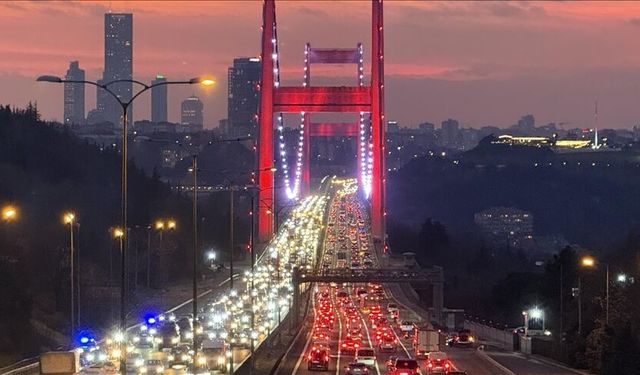 İstanbul'da trafik yoğun mu? İşte yollardaki durum...