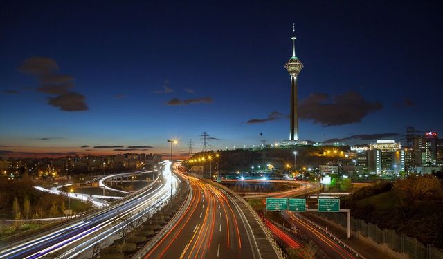 İran hava sahasını kapattı