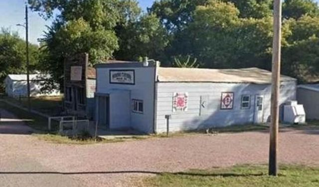 Tek kişilik nüfuslu kasabada egemenlik sürüyor! Hiçbir rakibi yok..