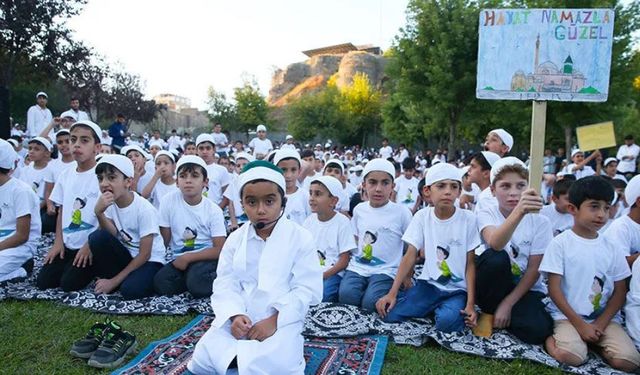 Yeni başlayanlar için namaz nasıl kılınır? (En basit anlatım)