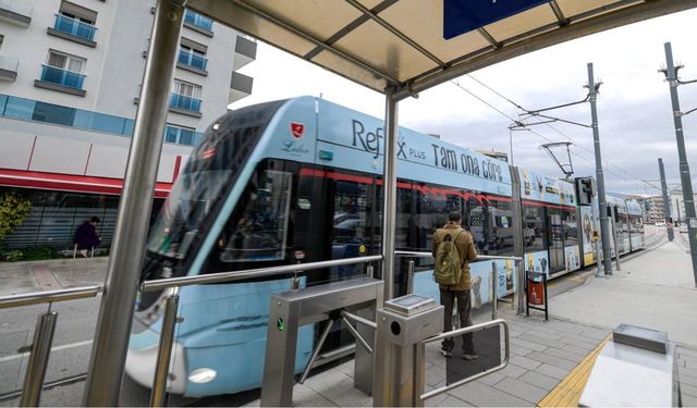 CHP'li belediye durağın adını değiştirdi, tepki geldi: Flamingo ne alaka?