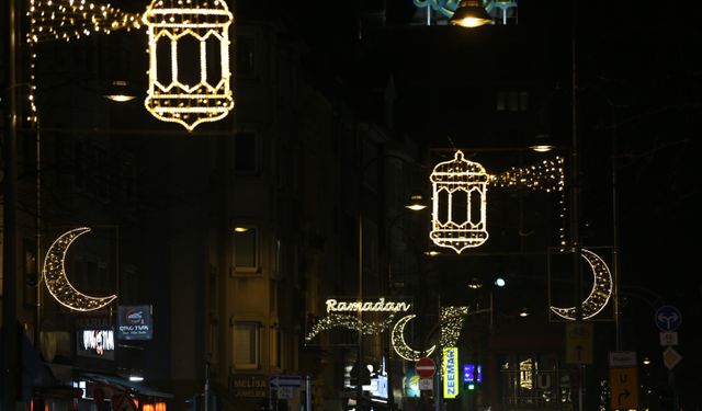 Almanya Sokaklarında Ramazan Işıltısı!