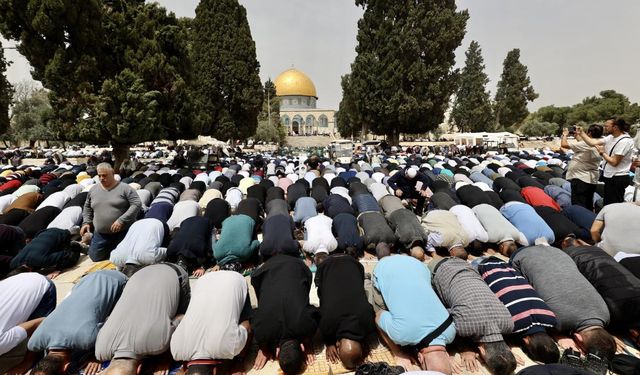 Hanefilere ve Şafiilere göre Teravih namazı kaç rekattır, nasıl kılınır?