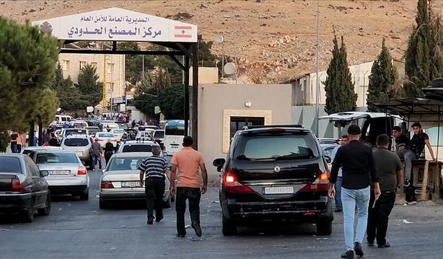 Suriye'den Lübnan sınırına binlerce asker takviyesi