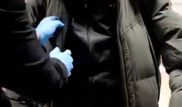 2 yolcunun montundan 12 kilo uyuşturucu çıktı